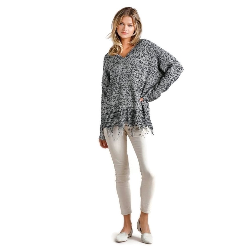 Umgee Frayed  Knit Pullover Sweater, Oreo  Size Small